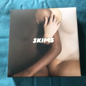 Skims Crewneck Long Sleeve Bodysuit